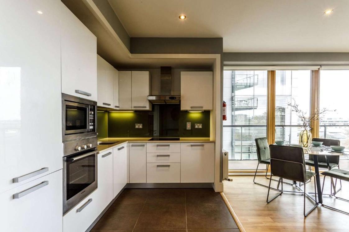 Private Room Available In Spacious High Rise Apartment With Park & City View Dublin Exterior photo